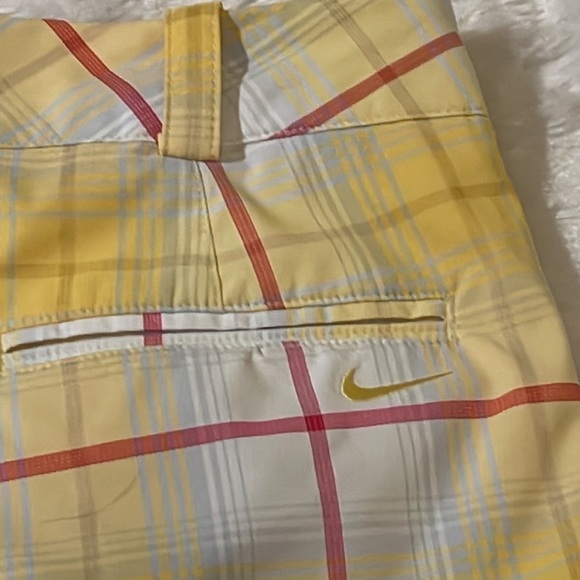 Nike Golf Shorts Tartan Plaid Shorts-Yellow/Red Size 4 - Picture 6 of 6